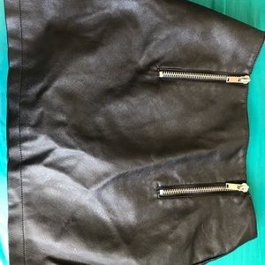 Double zipper leather skirt